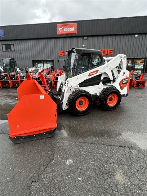 Skid steer rental las vegas  Choose from a 1- or 2-hour sessions, select a bulldozer, excavator (or both) — then dig trenches, build mounds, teeter-totter over a mega mound, move and stack 2,000-pound tires, even play 'Bucket Basketball' in this life-size sandbox